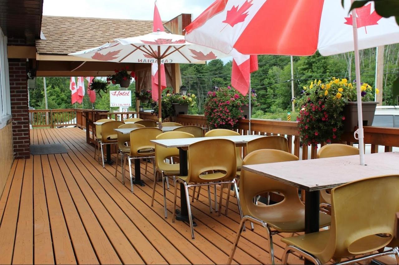 Lakeside Inn Cloyne ภายนอก รูปภาพ